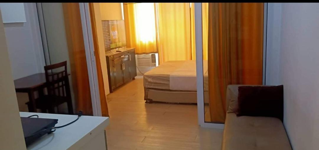 Condotel at SM Bicutan Manila Esterno foto