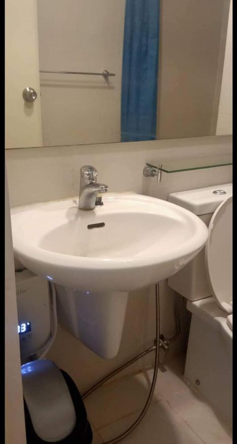 Condotel at SM Bicutan Manila Esterno foto
